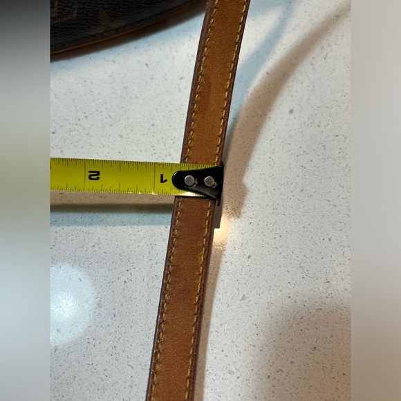 Vintage Authentic Louis Vuitton Crossbody Bucket Purse - Picture 13 of 16